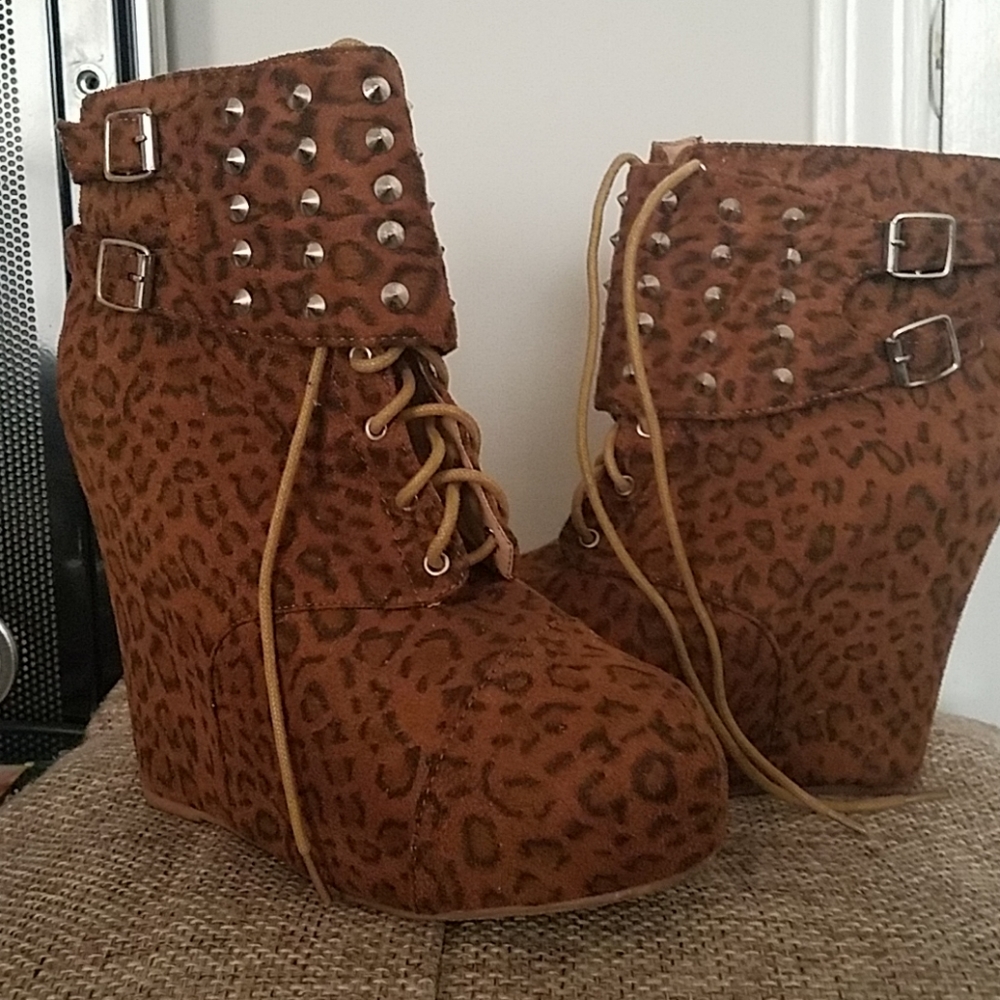 Animal Print Wedge short cut Boots